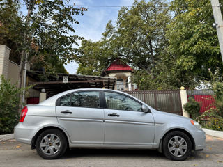 Hyundai Accent foto 2