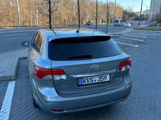 Toyota Avensis foto 3