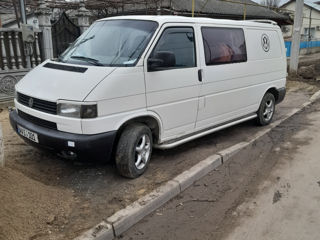 Volkswagen T4 foto 1