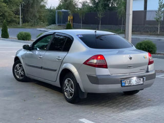 Renault Megane foto 2