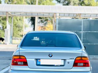 BMW 5 Series foto 3