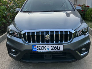 Suzuki S-Cross foto 1