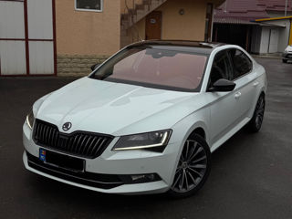 Skoda Superb foto 2