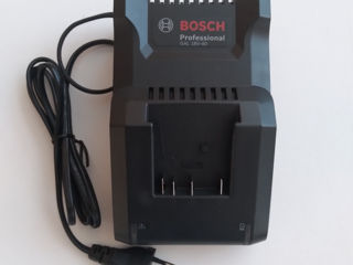 Bosch GAL 18V-40 зарядное устройство foto 1