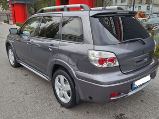 Mitsubishi Outlander foto 4