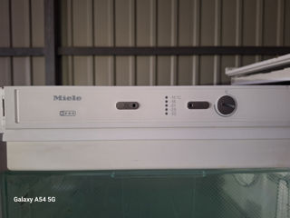 Congelator incorporabil Miele F9212I, 105 l, adus din Germania foto 3