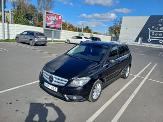 Mercedes B-Class foto 2