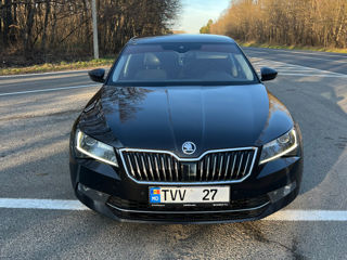 Skoda Superb foto 2