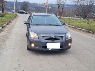 Toyota Avensis foto 3