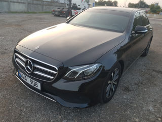 Mercedes E-Class foto 1