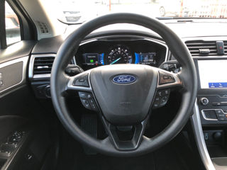 Ford Fusion foto 9