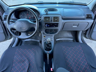 Renault Clio foto 10