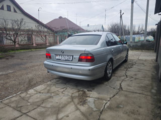 BMW 5 Series foto 3