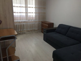 Apartament cu 3 camere, 70 m², Botanica, Chișinău foto 1