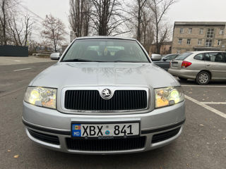 Skoda Superb foto 2