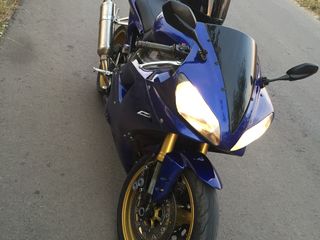 Yamaha R1 foto 4