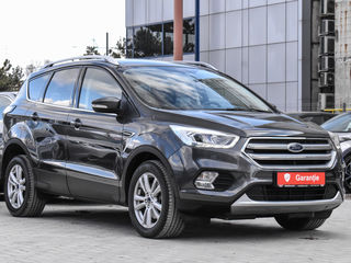 Ford Kuga foto 1