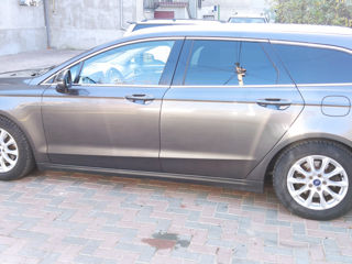 Ford Mondeo foto 2