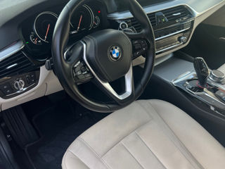 BMW 5 Series foto 8