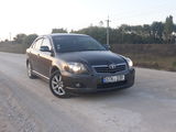 Toyota Avensis foto 1