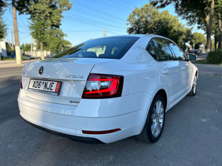 Skoda Octavia foto 3