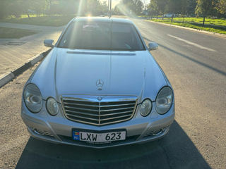 Mercedes E-Class foto 1