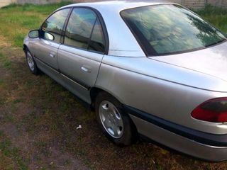 Opel Omega foto 2