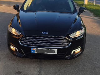 Ford Mondeo foto 1