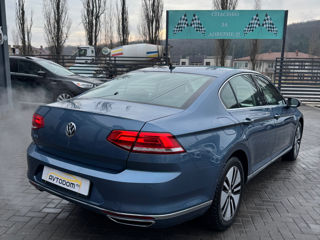 Volkswagen Passat foto 3