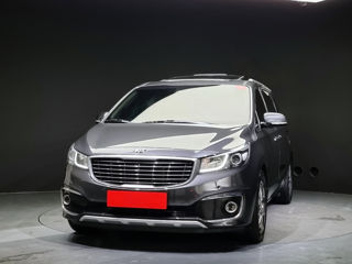 KIA Carnival foto 2