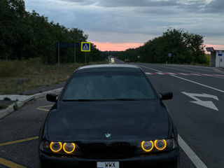 BMW 5 Series foto 1