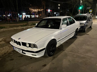 BMW 5 Series foto 2