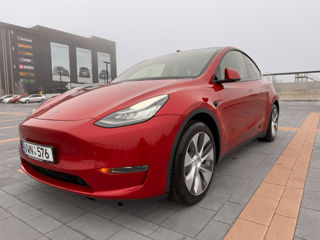 Tesla Model Y foto 2