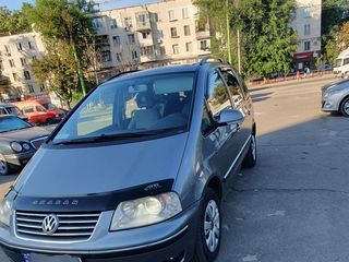 Volkswagen Sharan foto 1