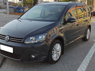 Volkswagen Touran foto 3