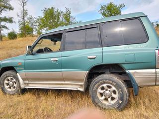 Mitsubishi Pajero foto 2