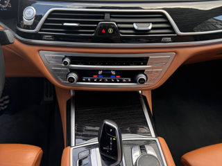 BMW 7 Series foto 15