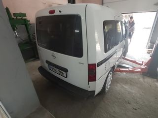 Dezmembrez opel combo 1.6 binzin cng acte moldovnesti 2003-2013