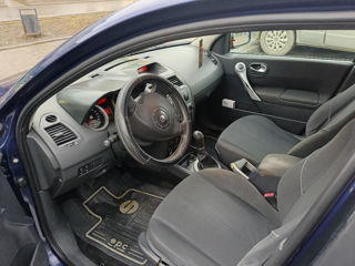 Renault Megane foto 2