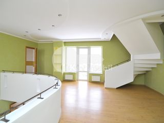 Casă cu 3 nivele, 430 mp, Botanica, str. Mihai Juraveli, 215000 € ! foto 1