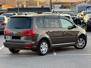 Volkswagen Touran foto 4