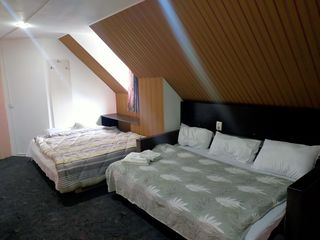 Apartament cu 2 camere, 54 m², Centru, Chișinău foto 2