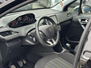 Peugeot 208 foto 7