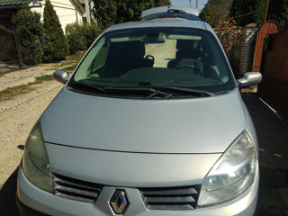 Renault Grand Scenic foto 2