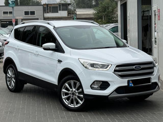 Ford Kuga foto 1