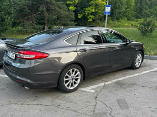 Ford Fusion foto 2