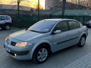 Renault Megane foto 2