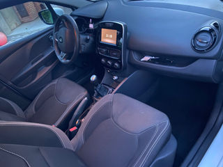 Renault Clio foto 6