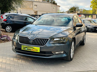 Skoda Superb foto 2