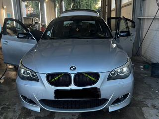 BMW 5 Series foto 2